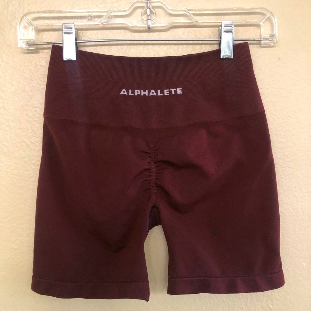Alphalete Women's Amplify Seamless Scrunch Short Size S